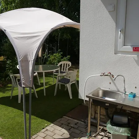 게스트하우스 Vidra - 60 Meters From Balaton!